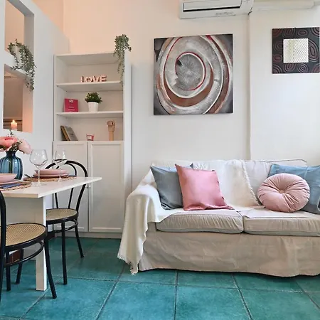 Izzhome Apartment *